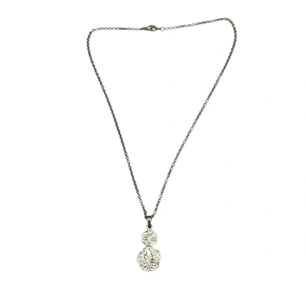 Vintage Unmarked Silver Sand Dollar Necklace | Coastal Beach Charm 18” - Picture 3 of 12